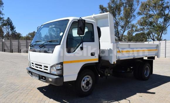 Acheter Occasion Voiture Isuzu 117 Blanc à Beitbridge, Matabeleland South Acheter Occasion Voiture Isuzu 117 Blanc à Beitbridge, Matabeleland South