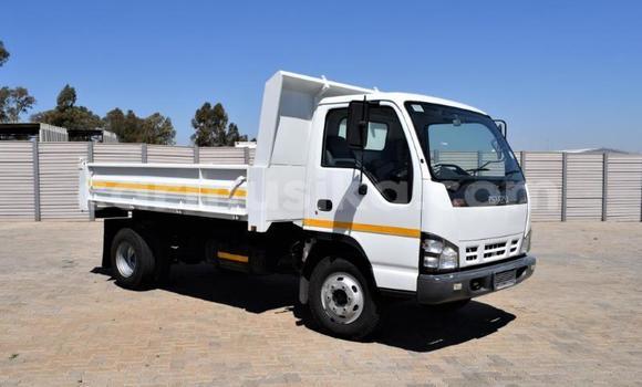 Acheter Occasion Voiture Isuzu 117 Blanc à Beitbridge, Matabeleland South Acheter Occasion Voiture Isuzu 117 Blanc à Beitbridge, Matabeleland South