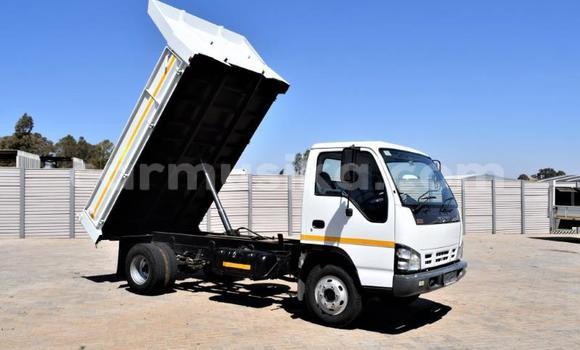 Acheter Occasion Voiture Isuzu 117 Blanc à Beitbridge, Matabeleland South Acheter Occasion Voiture Isuzu 117 Blanc à Beitbridge, Matabeleland South