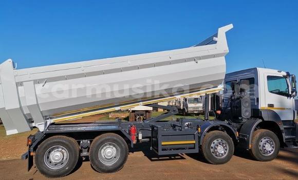 Acheter Occasion Voiture Mercedes‒Benz W189 Blanc à Beitbridge, Matabeleland South Acheter Occasion Voiture Mercedes‒Benz W189 Blanc à Beitbridge, Matabeleland South