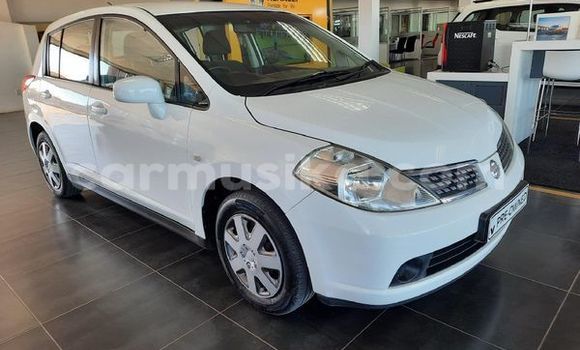 Acheter Occasion Voiture Nissan Tiida Blanc à Beitbridge, Matabeleland South