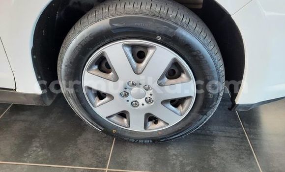 Acheter Occasion Voiture Nissan Tiida Blanc à Beitbridge, Matabeleland South Acheter Occasion Voiture Nissan Tiida Blanc à Beitbridge, Matabeleland South