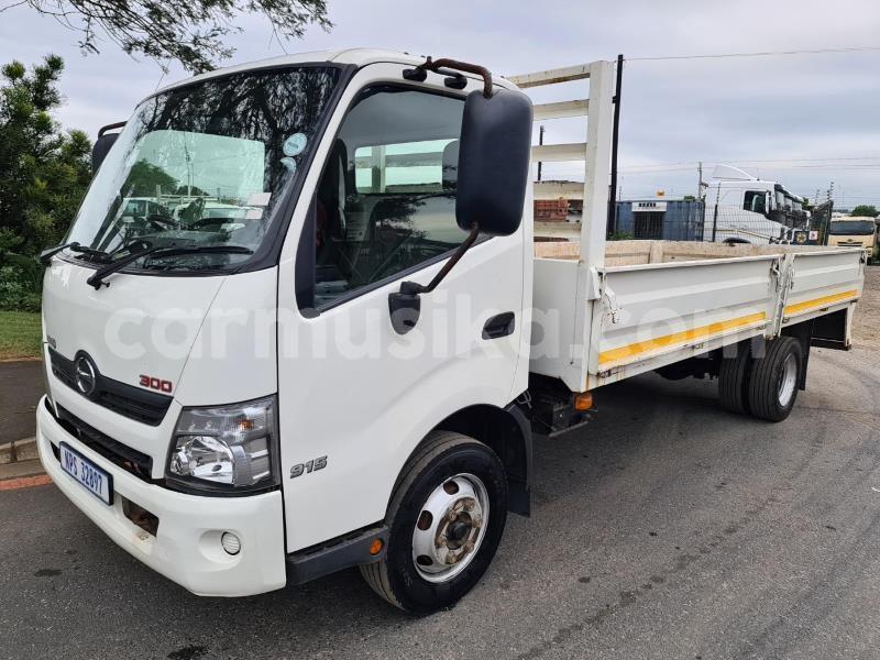 Big with watermark toyota dyna matabeleland south beitbridge 27956