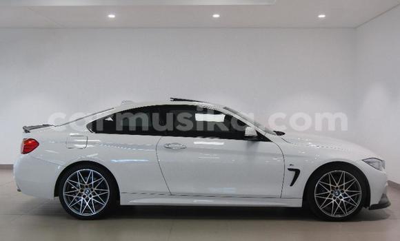 Acheter Occasion Voiture BMW 4-Series Blanc à Beitbridge, Matabeleland South Acheter Occasion Voiture BMW 4-Series Blanc à Beitbridge, Matabeleland South