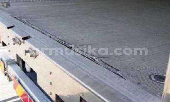 Tenga Tsaru Mitsubishi Fuso Chena Rori in Beitbridge in Matabeleland South Tenga Tsaru Mitsubishi Fuso Chena Rori in Beitbridge in Matabeleland South