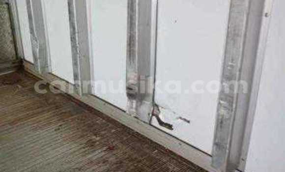 Tenga Tsaru Mitsubishi Fuso Chena Rori in Beitbridge in Matabeleland South Tenga Tsaru Mitsubishi Fuso Chena Rori in Beitbridge in Matabeleland South