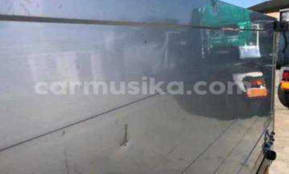 Tenga Tsaru Mitsubishi Fuso Sirivha Rori in Beitbridge in Matabeleland South Tenga Tsaru Mitsubishi Fuso Sirivha Rori in Beitbridge in Matabeleland South