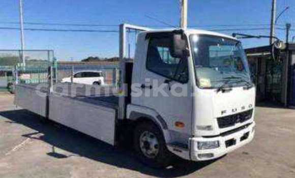 Tenga Tsaru Mitsubishi Fuso Sirivha Rori in Beitbridge in Matabeleland South Tenga Tsaru Mitsubishi Fuso Sirivha Rori in Beitbridge in Matabeleland South