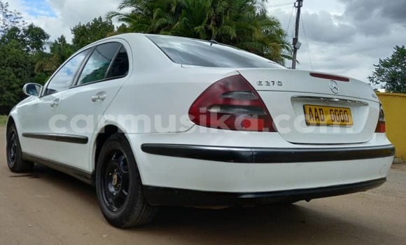 Tenga Tsaru Mercedes-Benz E-Classe Chena Mota in Harare in Harare Tenga Tsaru Mercedes-Benz E-Classe Chena Mota in Harare in Harare