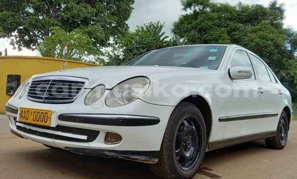 Tenga Tsaru Mercedes-Benz E-Classe Chena Mota in Harare in Harare Tenga Tsaru Mercedes-Benz E-Classe Chena Mota in Harare in Harare