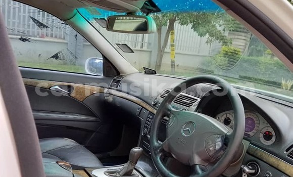 Tenga Tsaru Mercedes-Benz E-Classe Chena Mota in Harare in Harare Tenga Tsaru Mercedes-Benz E-Classe Chena Mota in Harare in Harare