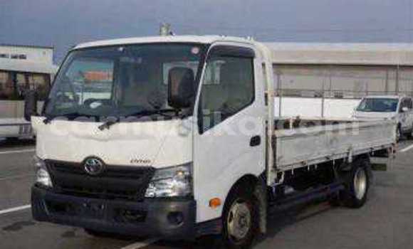 Tenga Tsaru Toyota Dyna Chena Rori in Beitbridge in Matabeleland South Tenga Tsaru Toyota Dyna Chena Rori in Beitbridge in Matabeleland South