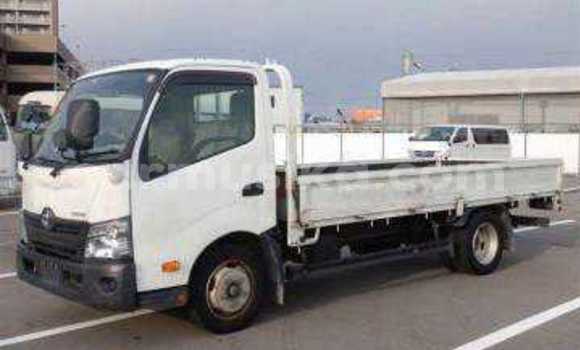 Tenga Tsaru Toyota Dyna Chena Rori in Beitbridge in Matabeleland South Tenga Tsaru Toyota Dyna Chena Rori in Beitbridge in Matabeleland South