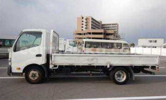 Tenga Tsaru Toyota Dyna Chena Rori in Beitbridge in Matabeleland South Tenga Tsaru Toyota Dyna Chena Rori in Beitbridge in Matabeleland South