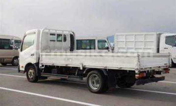 Tenga Tsaru Toyota Dyna Chena Rori in Beitbridge in Matabeleland South Tenga Tsaru Toyota Dyna Chena Rori in Beitbridge in Matabeleland South