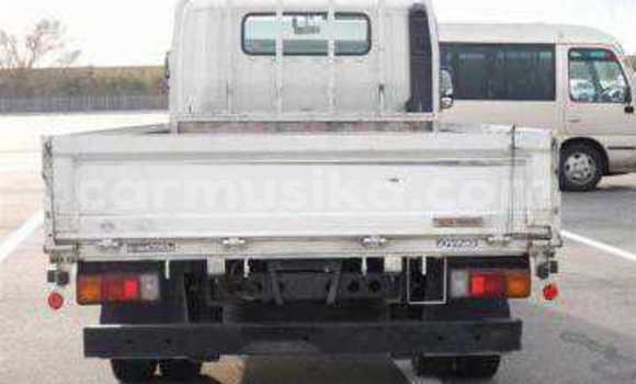 Tenga Tsaru Toyota Dyna Chena Rori in Beitbridge in Matabeleland South Tenga Tsaru Toyota Dyna Chena Rori in Beitbridge in Matabeleland South