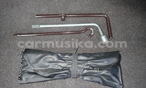 Acheter Occasion Voiture Toyota Regius Gris à Beitbridge, Matabeleland South Acheter Occasion Voiture Toyota Regius Gris à Beitbridge, Matabeleland South