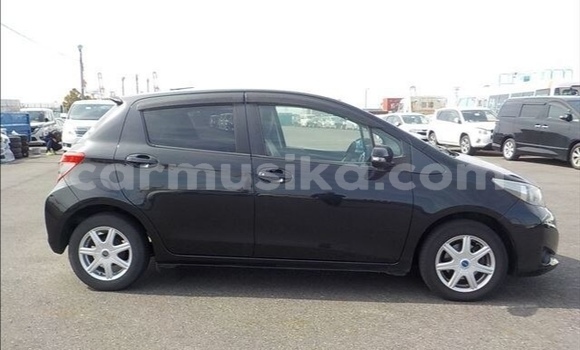 Acheter Occasion Voiture Toyota Vitz Noir à Beitbridge, Matabeleland South Acheter Occasion Voiture Toyota Vitz Noir à Beitbridge, Matabeleland South