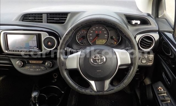 Acheter Occasion Voiture Toyota Vitz Noir à Beitbridge, Matabeleland South Acheter Occasion Voiture Toyota Vitz Noir à Beitbridge, Matabeleland South