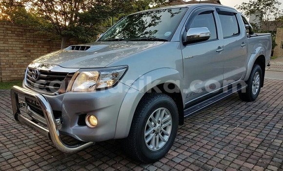 Acheter Occasion Voiture Toyota Hilux Gris à Beitbridge, Matabeleland South Acheter Occasion Voiture Toyota Hilux Gris à Beitbridge, Matabeleland South