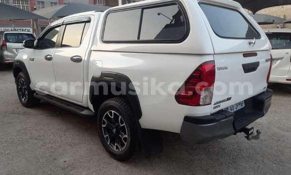 Acheter Occasion Voiture Toyota Hilux Blanc à Beitbridge, Matabeleland South Acheter Occasion Voiture Toyota Hilux Blanc à Beitbridge, Matabeleland South