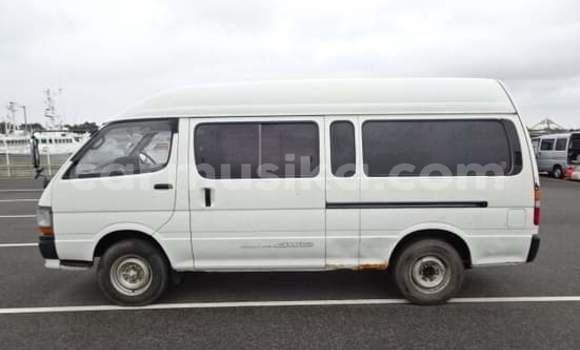 Buy Used Toyota Hilux White Car in Beitbridge in Matabeleland South Buy Used Toyota Hilux White Car in Beitbridge in Matabeleland South