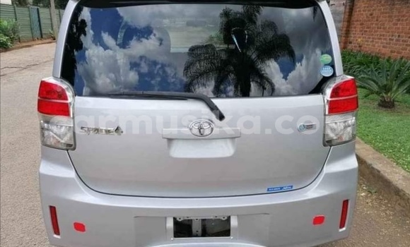 Nunua Ilio tumika Toyota Spade Fedha Gari ndani ya Beitbridge nchini Matabeleland Kusini Nunua Ilio tumika Toyota Spade Fedha Gari ndani ya Beitbridge nchini Matabeleland Kusini