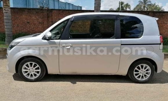 Nunua Ilio tumika Toyota Spade Fedha Gari ndani ya Beitbridge nchini Matabeleland Kusini Nunua Ilio tumika Toyota Spade Fedha Gari ndani ya Beitbridge nchini Matabeleland Kusini