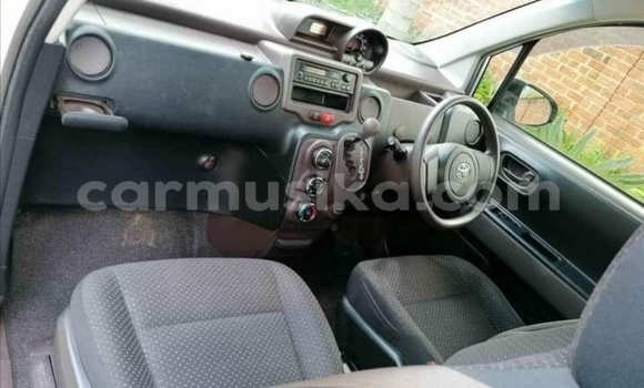 Nunua Ilio tumika Toyota Spade Fedha Gari ndani ya Beitbridge nchini Matabeleland Kusini Nunua Ilio tumika Toyota Spade Fedha Gari ndani ya Beitbridge nchini Matabeleland Kusini