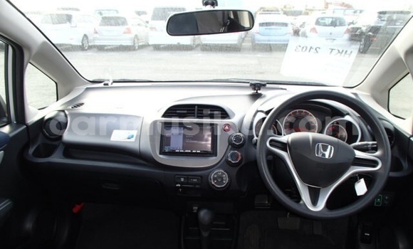 Buy Used Honda Fit Silver Car in Beitbridge in Matabeleland South Buy Used Honda Fit Silver Car in Beitbridge in Matabeleland South