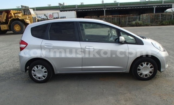 Buy Used Honda Fit Silver Car in Beitbridge in Matabeleland South Buy Used Honda Fit Silver Car in Beitbridge in Matabeleland South