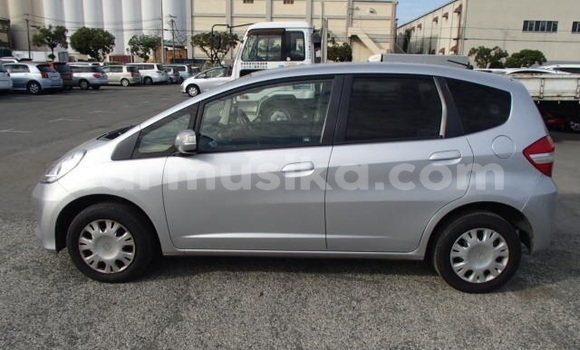 Buy Used Honda Fit Silver Car in Beitbridge in Matabeleland South Buy Used Honda Fit Silver Car in Beitbridge in Matabeleland South