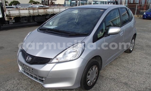 Buy Used Honda Fit Silver Car in Beitbridge in Matabeleland South Buy Used Honda Fit Silver Car in Beitbridge in Matabeleland South