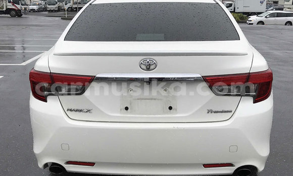 Tenga Tsaru Toyota Mark X Chena Mota in Beitbridge in Matabeleland South Tenga Tsaru Toyota Mark X Chena Mota in Beitbridge in Matabeleland South