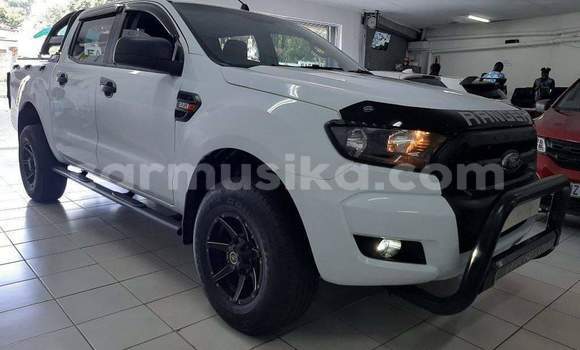 Nunua Ilio tumika Ford Ranger Nyeupe Gari ndani ya Beitbridge nchini Matabeleland Kusini Nunua Ilio tumika Ford Ranger Nyeupe Gari ndani ya Beitbridge nchini Matabeleland Kusini