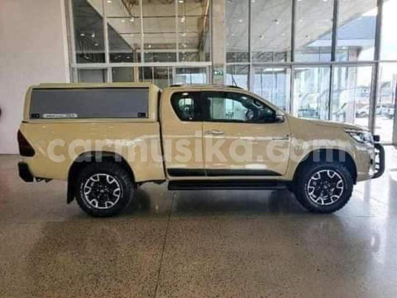 Big with watermark toyota hilux matabeleland south beitbridge 28023