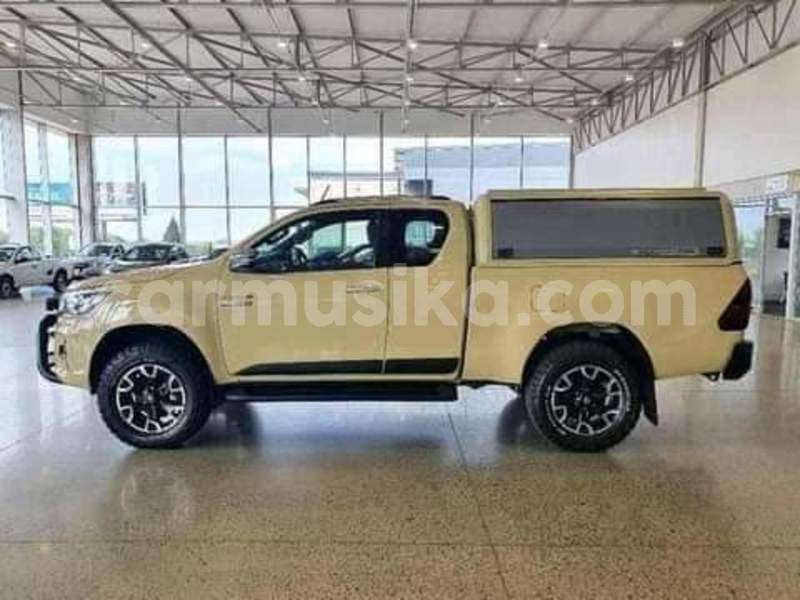 Big with watermark toyota hilux matabeleland south beitbridge 28023