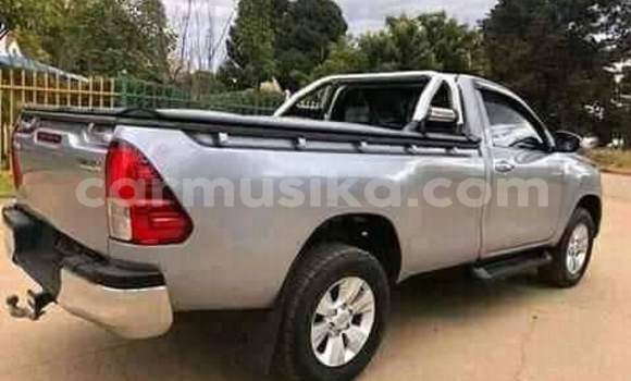 Nunua Ilio tumika Toyota Hilux Fedha Gari ndani ya Beitbridge nchini Matabeleland Kusini Nunua Ilio tumika Toyota Hilux Fedha Gari ndani ya Beitbridge nchini Matabeleland Kusini