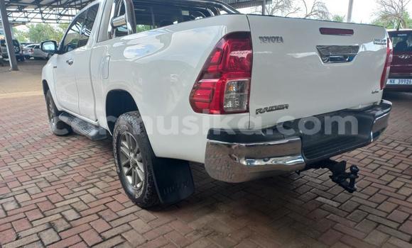 Buy Used Toyota Hilux White Car in Harare in Harare Buy Used Toyota Hilux White Car in Harare in Harare