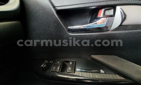 Buy Used Toyota Hilux White Car in Harare in Harare Buy Used Toyota Hilux White Car in Harare in Harare