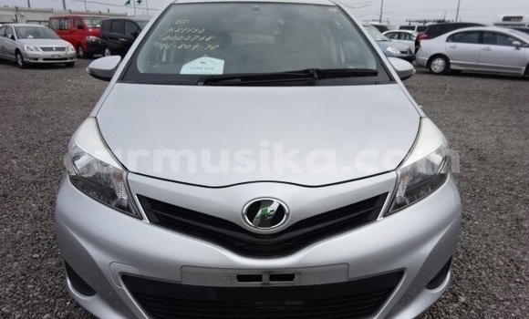 Nunua Ilio tumika Toyota Vitz Fedha Gari ndani ya Beitbridge nchini Matabeleland Kusini