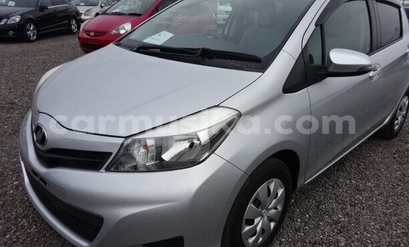 Acheter Occasion Voiture Toyota Vitz Gris à Beitbridge, Matabeleland South Acheter Occasion Voiture Toyota Vitz Gris à Beitbridge, Matabeleland South