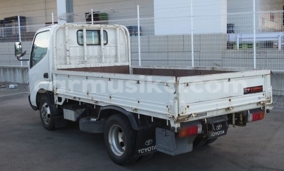 Acheter Occasion Voiture Toyota Dyna Blanc à Beitbridge, Matabeleland South Acheter Occasion Voiture Toyota Dyna Blanc à Beitbridge, Matabeleland South
