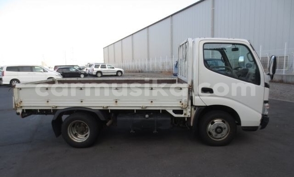 Acheter Occasion Voiture Toyota Dyna Blanc à Beitbridge, Matabeleland South Acheter Occasion Voiture Toyota Dyna Blanc à Beitbridge, Matabeleland South
