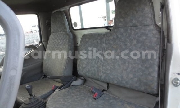 Acheter Occasion Voiture Toyota Dyna Blanc à Beitbridge, Matabeleland South Acheter Occasion Voiture Toyota Dyna Blanc à Beitbridge, Matabeleland South