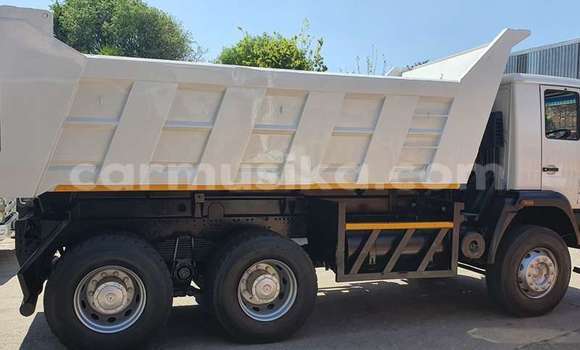 Acheter Occasion Voiture DAF 66 Blanc à Beitbridge, Matabeleland South Acheter Occasion Voiture DAF 66 Blanc à Beitbridge, Matabeleland South