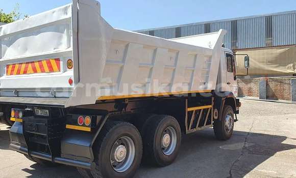 Acheter Occasion Voiture DAF 66 Blanc à Beitbridge, Matabeleland South Acheter Occasion Voiture DAF 66 Blanc à Beitbridge, Matabeleland South