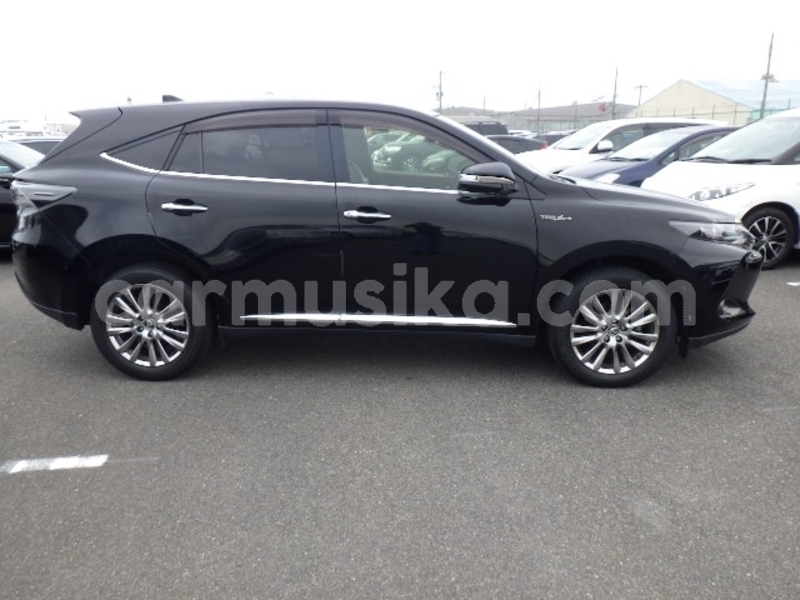 Big with watermark toyota harrier matabeleland south beitbridge 28042