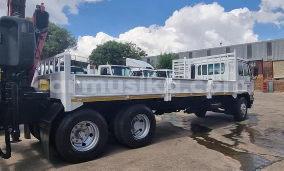 Acheter Occasion Utilitaire Nissan UD Blanc à Beitbridge, Matabeleland South Acheter Occasion Utilitaire Nissan UD Blanc à Beitbridge, Matabeleland South