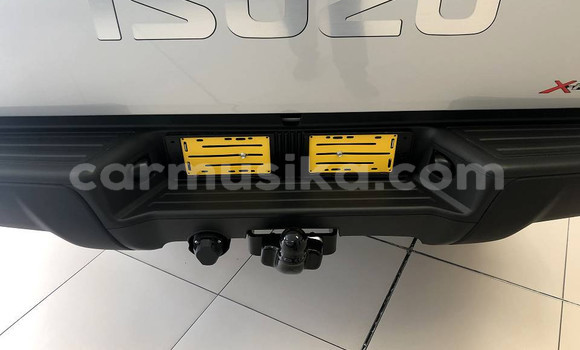 Buy Used Isuzu KB Silver Car in Beitbridge in Matabeleland South Buy Used Isuzu KB Silver Car in Beitbridge in Matabeleland South